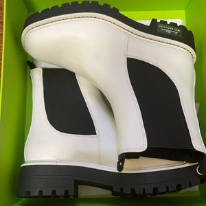 Sam Edelman waterproof white Chelsea boot